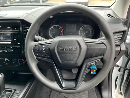 2025-Isuzu-D-Max-19-DDI-HR-L-Auto-Double-Cab_11