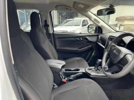 2025-Isuzu-D-Max-19-DDI-HR-L-Auto-Double-Cab_14