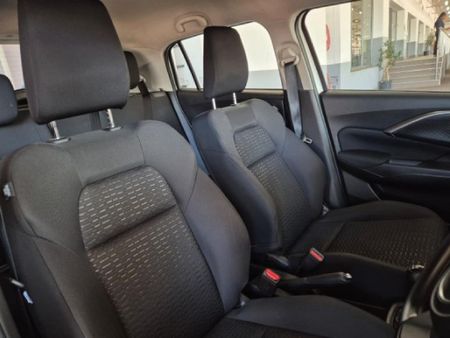 2025-Suzuki-Swift-12-GL_10