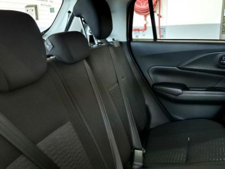 2025-Suzuki-Swift-12-GL_13