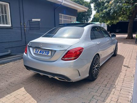 2017-Mercedes-Benz-C-Class-C-200-AMG-Line-Auto_4