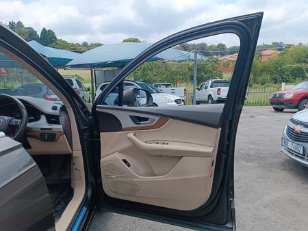 2015-Audi-Q7-30-TDI-quattro-Auto_9