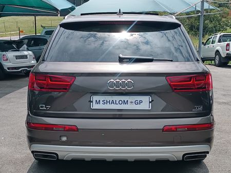 2015-Audi-Q7-30-TDI-quattro-Auto_6