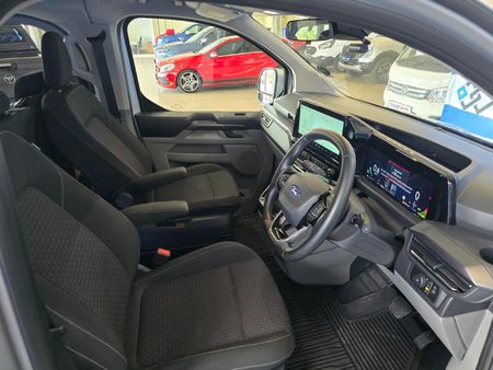 2026-Ford-Tourneo-Custom-20-TDCi-LWB-Trend-Auto_15