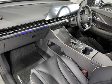 2026-Omoda-C5-15T-Luxury-X_6