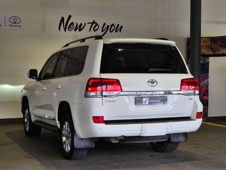 2019-Toyota-Land-Cruiser-200-45-D-V8-VX-R-Auto_10