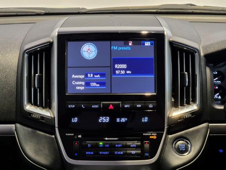 2019-Toyota-Land-Cruiser-200-45-D-V8-VX-R-Auto_14