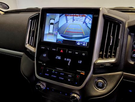 2019-Toyota-Land-Cruiser-200-45-D-V8-VX-R-Auto_24
