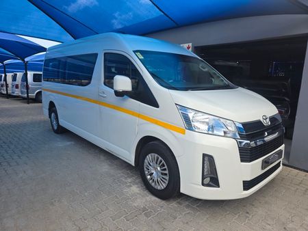 2020-Toyota-Quantum-28-GL-14-Seat_0
