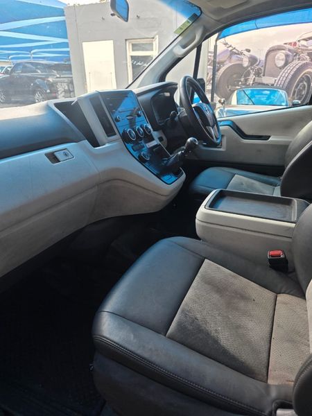 2020-Toyota-Quantum-28-GL-14-Seat_11