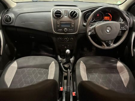 2017-Renault-Sandero-900T-Stepway_9