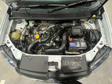 2017-Renault-Sandero-900T-Stepway_12