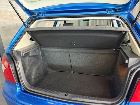 2006-Volkswagen-Polo-16-Comfortline_9