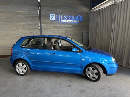 2006-Volkswagen-Polo-16-Comfortline_6