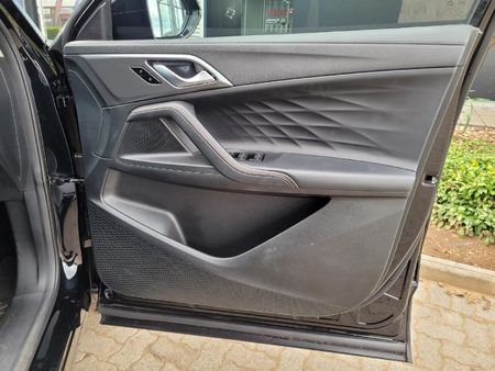 2025-MG-HS-20T-Lux-Auto_10