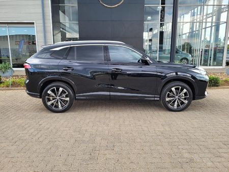 2025-MG-HS-20T-Lux-Auto_3