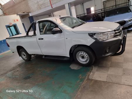 2025-Toyota-Hilux-24-GD-Single-Cab_10