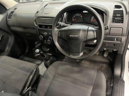 2026-Isuzu-D-Max-250-HO-Fleetside-Safety-Single-Cab_10