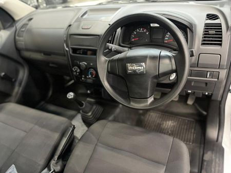 2026-Isuzu-D-Max-250-HO-Fleetside-Safety-Single-Cab_10
