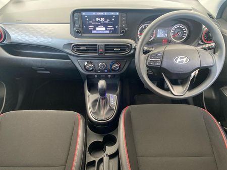 2025-Hyundai-Grand-i10-12-Motion-Auto_9