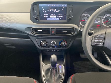 2025-Hyundai-Grand-i10-12-Motion-Auto_13