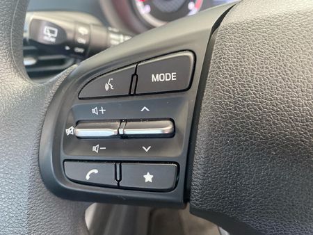 2025-Hyundai-Grand-i10-12-Motion-Auto_16