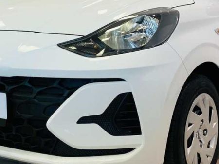 2025-Hyundai-Grand-i10-12-Motion-Auto_17