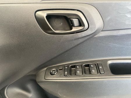 2025-Hyundai-Grand-i10-12-Motion-Auto_18