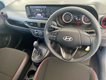 2025-Hyundai-Grand-i10-12-Motion-Auto_6