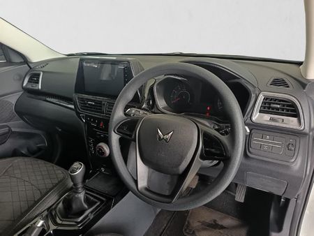 2026-Mahindra-XUV-3XO-12T-MX2_12