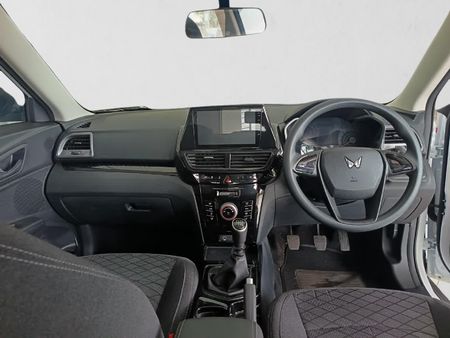 2026-Mahindra-XUV-3XO-12T-MX2_17