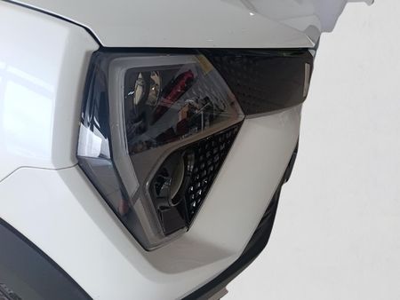 2026-Mahindra-XUV-3XO-12T-MX2_8