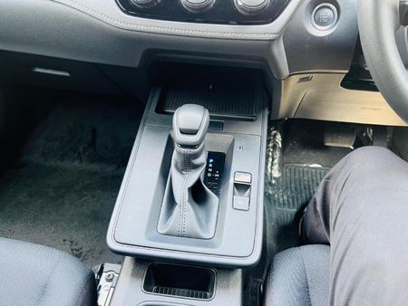 2026-Toyota-Corolla-Cross-18-XI_9