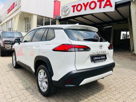 2026-Toyota-Corolla-Cross-18-XI_11