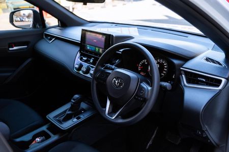 2026-Toyota-Corolla-Cross-18-XI_18