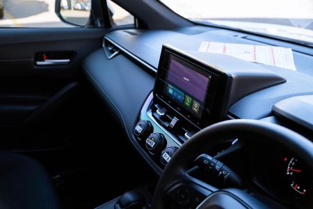 2026-Toyota-Corolla-Cross-18-XI_20