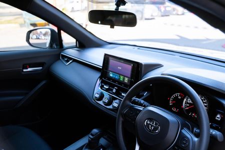 2026-Toyota-Corolla-Cross-18-XI_21