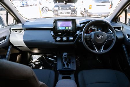 2026-Toyota-Corolla-Cross-18-XI_18