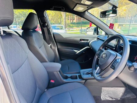 2026-Toyota-Corolla-Cross-18-XI_8