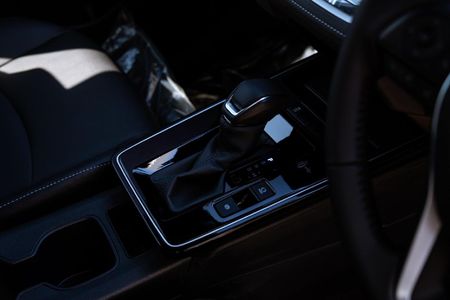 2026-Toyota-Corolla-Cross-18-XS_11