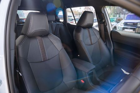 2026-Toyota-Corolla-Cross-18-XS_13