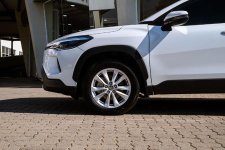 2026-Toyota-Corolla-Cross-18-XS_8