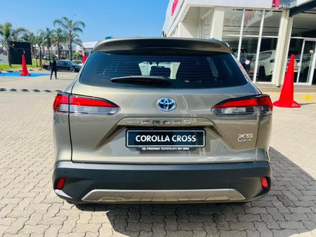 2026-Toyota-Corolla-Cross-18-XS-Hybrid_4