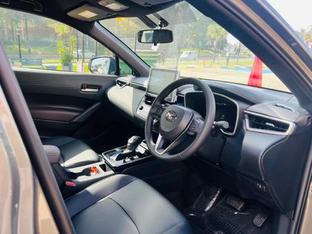 2026-Toyota-Corolla-Cross-18-XS-Hybrid_7