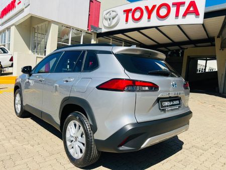 2026-Toyota-Corolla-Cross-18-XS-Hybrid_11
