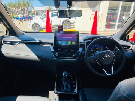 2026-Toyota-Corolla-Cross-18-XS-Hybrid_5