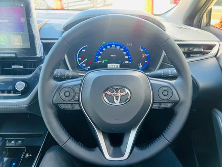 2026-Toyota-Corolla-Cross-18-XS-Hybrid_6
