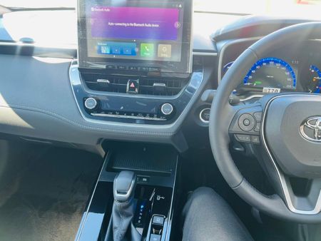 2026-Toyota-Corolla-Cross-18-XS-Hybrid_8