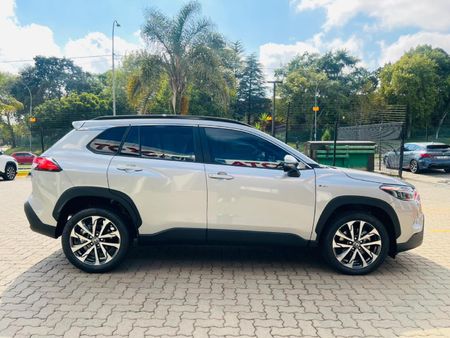 2026-Toyota-Corolla-Cross-18-XR-Hybrid_4