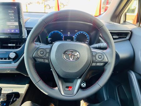 2026-Toyota-Corolla-Cross-18-GR-S_9